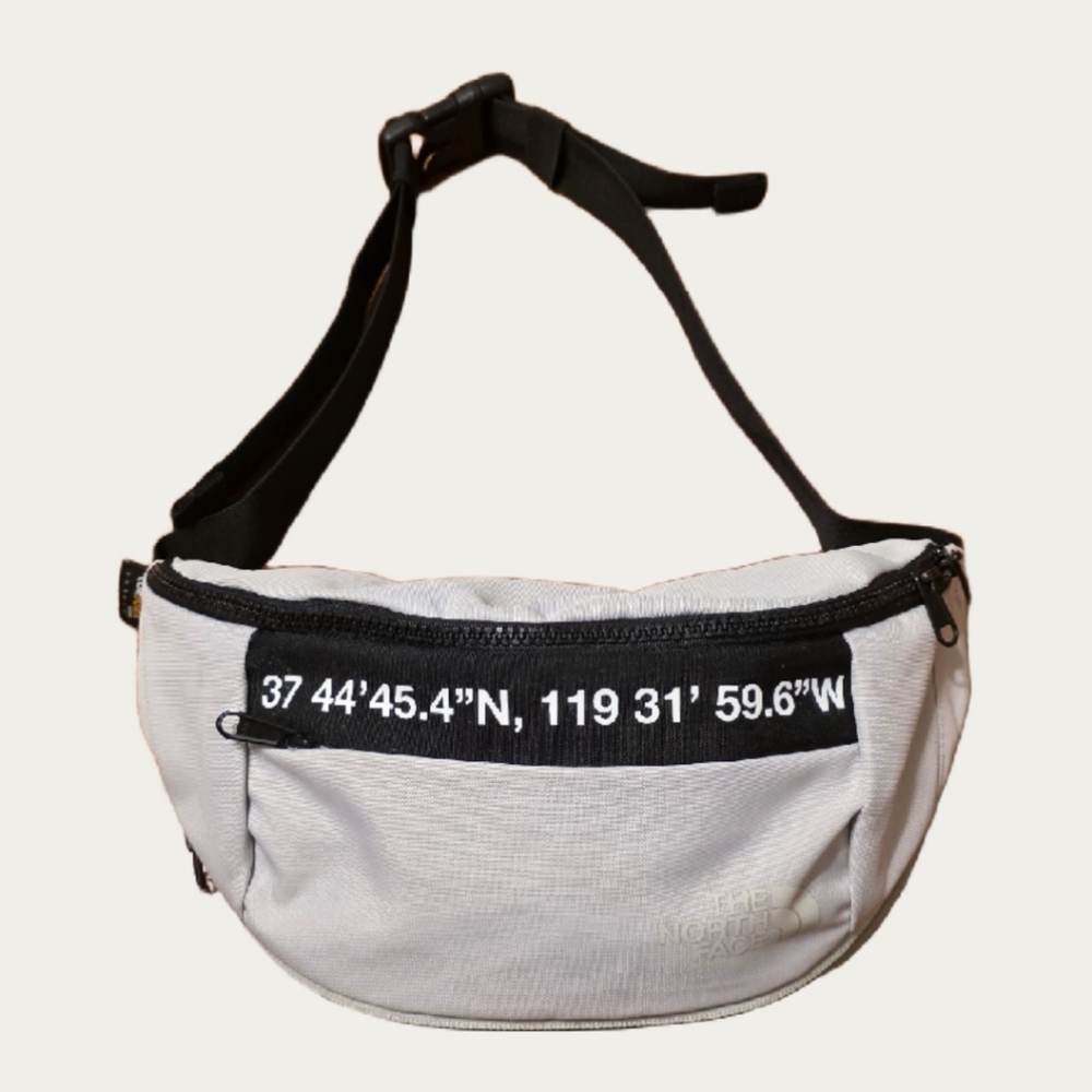 The North Face Borealis LIGHT Gray 13" Sling Bag, EUC - Picture 13 of 16